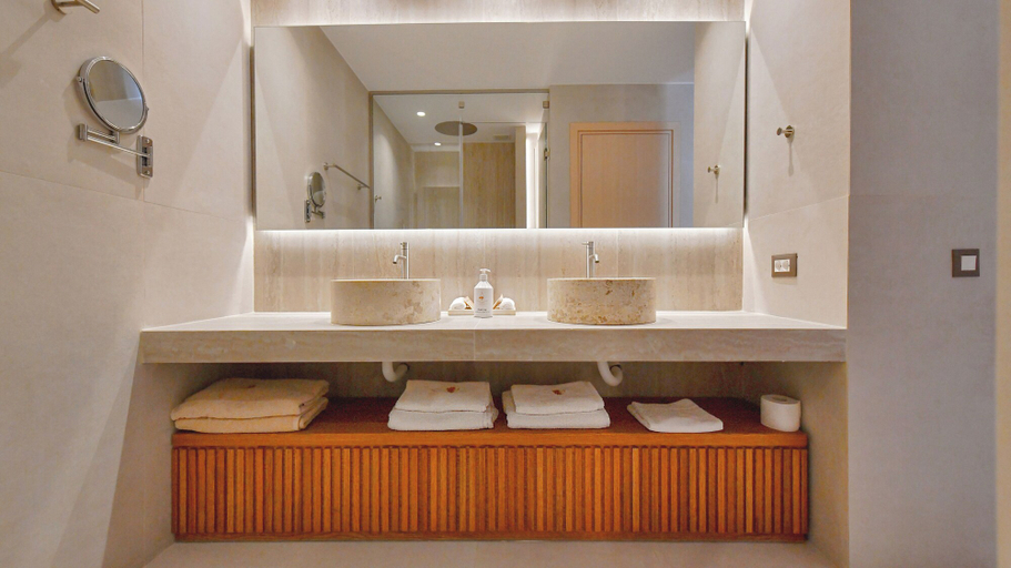 Bathroom 5, Royal Pearl Island Chios Hotel & Spa, North Aegean