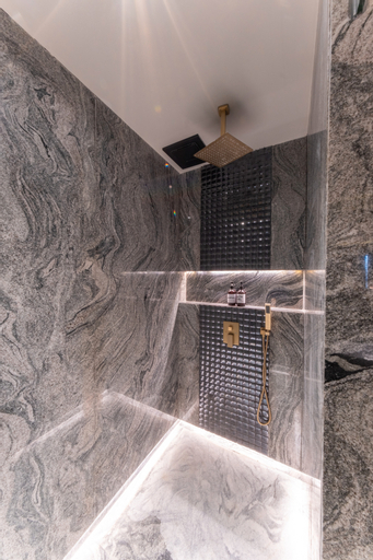 Bathroom 26