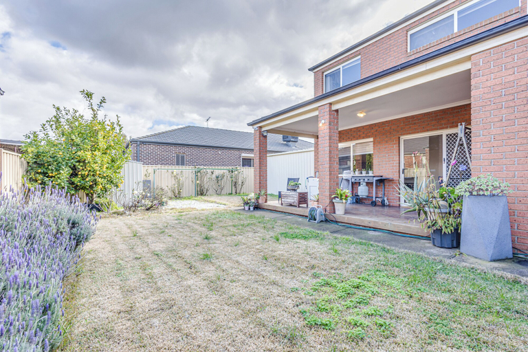 Exterior & Views 2, StayAU Family Home in Caroline Springs, Melton - East