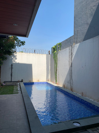 Sport & Beauty 4, Diara Homestay Papabiru 81 Malang, Malang