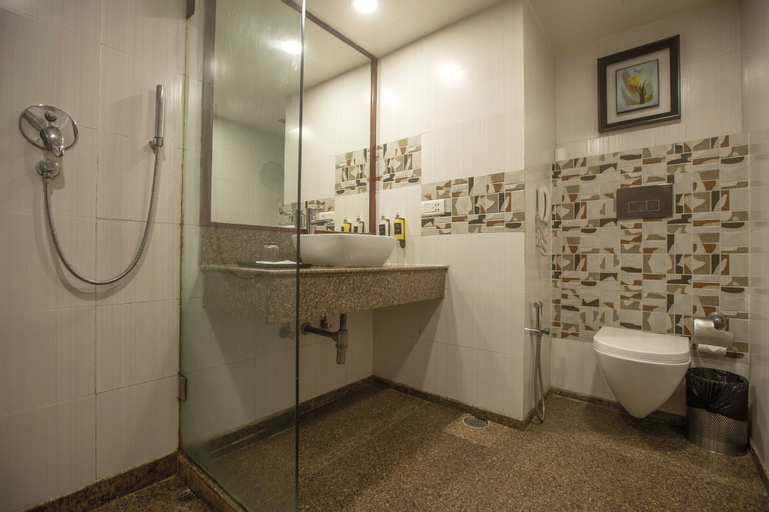 Bathroom 7