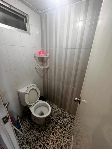 Bathroom 5, The Suites Metro (Studio Room) By KS Apartment, Bandung