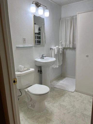 Bathroom 8