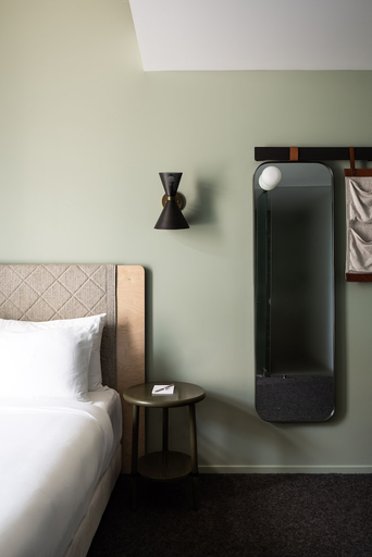 Bedroom 3, Alex Hotel, Perth