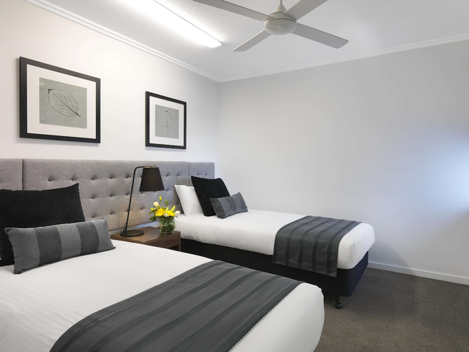 Bedroom 3, Oaks Mackay Carlyle Suites, Mackay - Pt A