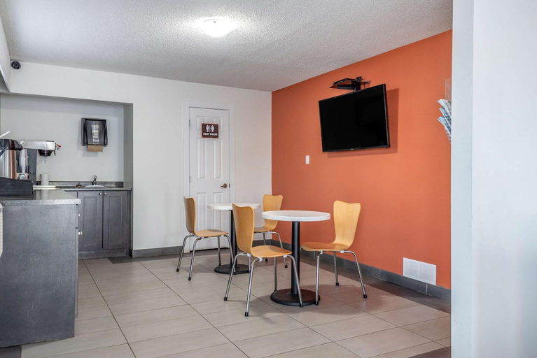 Public Area 2, Motel 6 Fort Nelson, BC, Northern Rockies