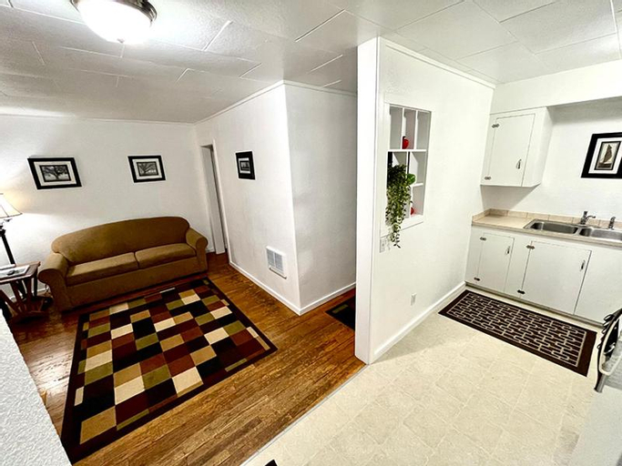 Dining Room 11