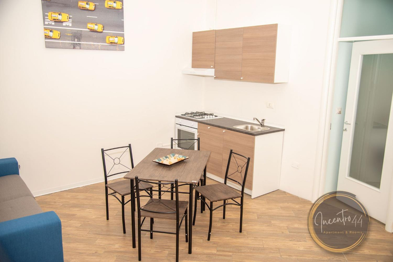 Others 5, Incentro 44, Salerno