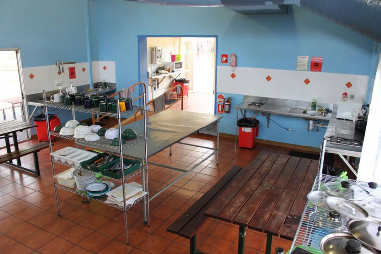 Others 4, Red Rock Hostel, Alice Springs- Stuart