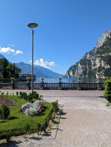 Others 5, ApartRiva in historical center near Lake, Trento