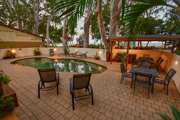 Food & Drinks, Marlin Waters Beachfront Apartments, Cairns