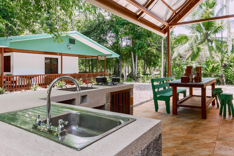 Sport & Beauty 2, Casa Iris- Home for Family, Steps From the Beach, Pool and Yoga Deck, Talamanca