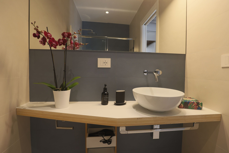 Bathroom 2, DESIDERIO GUEST HOUSE, Salerno