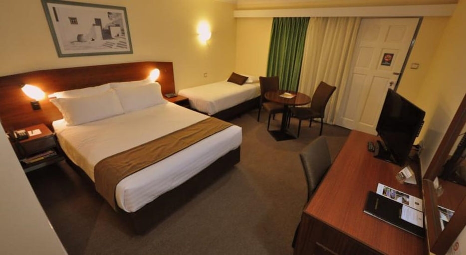 Bedroom 2, Hospitality Kalgoorlie, SureStay by Best Western, Kalgoorlie-Boulder