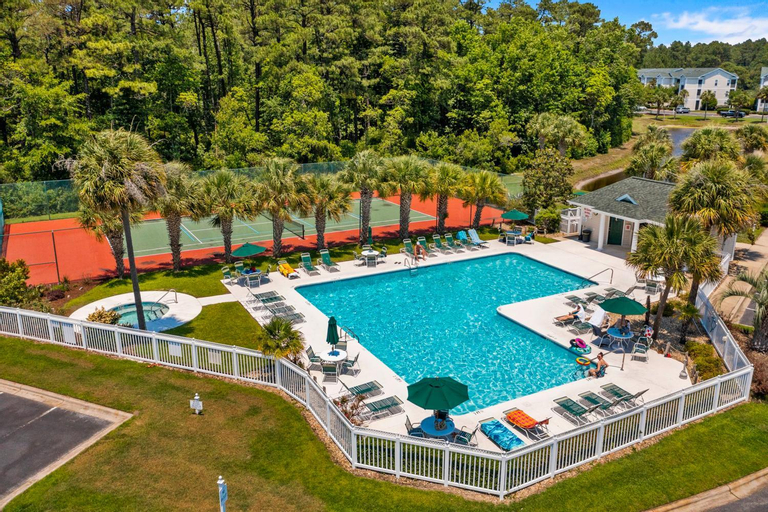 Cozy Coastal Golf & Beach Retreat, Brunswick