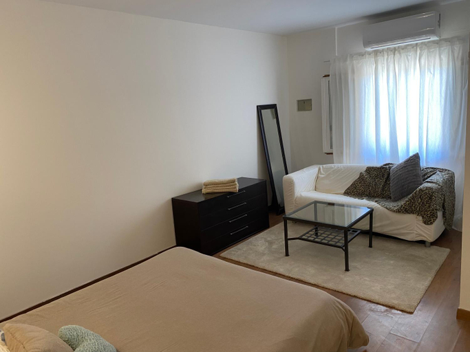 4, Villa Santa Lavinia, Baleares