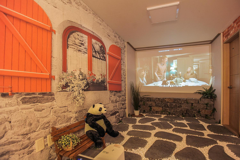 Bedroom, Nackta Pension, Pocheon