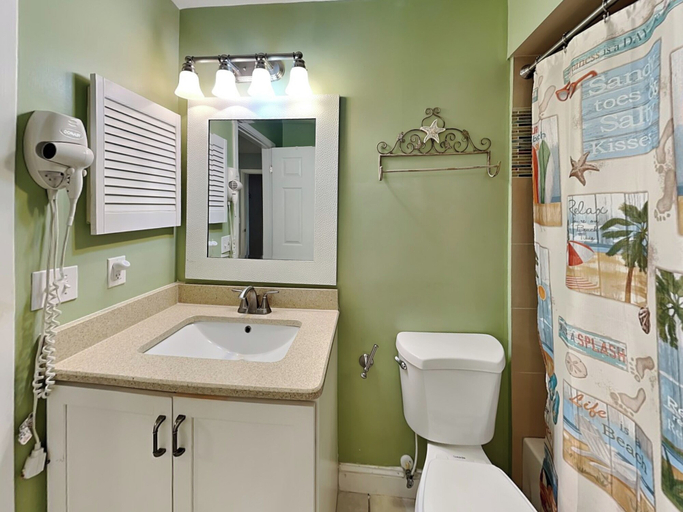 Bathroom 4, Hibiscus II, Saint Johns