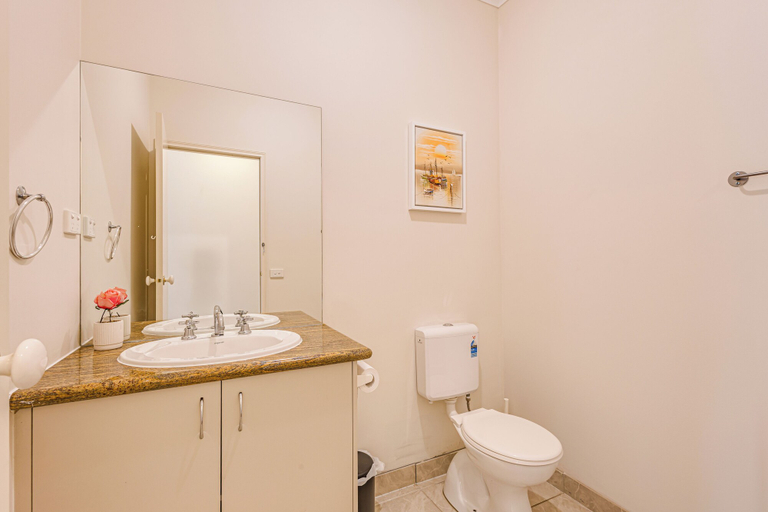 Bathroom 3, StayAU Family Home in Caroline Springs, Melton - East