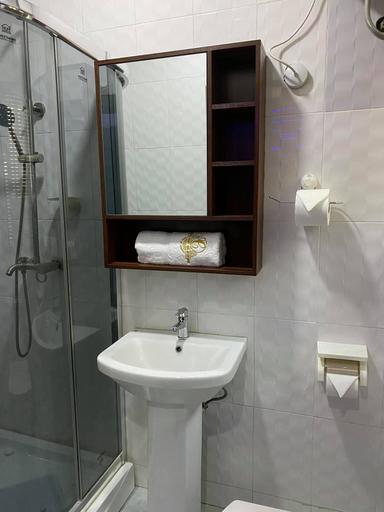 Bathroom 3, AJ'S Hotel & Suites, Bwari