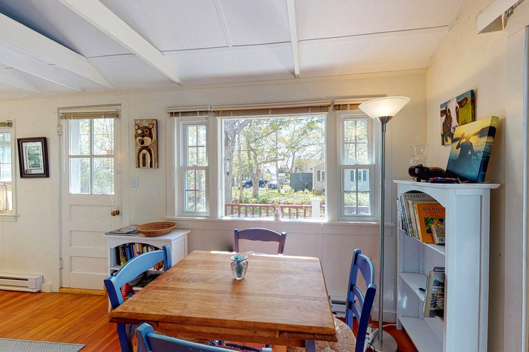 Others 5, Cottage by the Bay, Barnstable