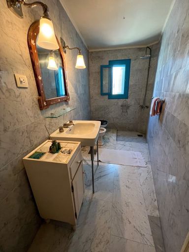 Bathroom 5, Beit el Nessim, Tripoli