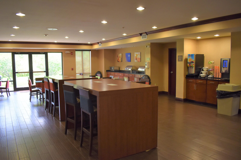 Food & Drinks 5, Comfort Suites Forrest City, Saint Francis
