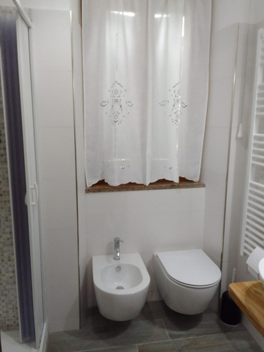 Bathroom 5, dalla CARLA in Toscana, Arezzo
