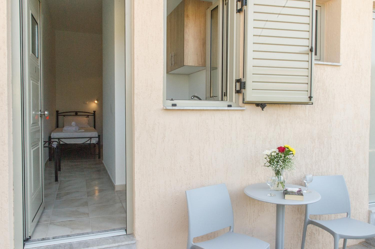 Others 5, Tasos Rooms, Peloponnese