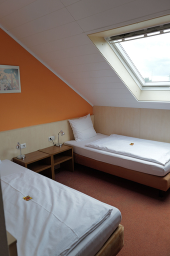 Bedroom 2, Hotel Am Bad, Esslingen
