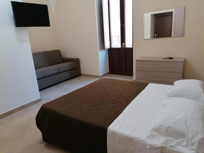 Others 5, Il Cantuccio b&b, Napoli