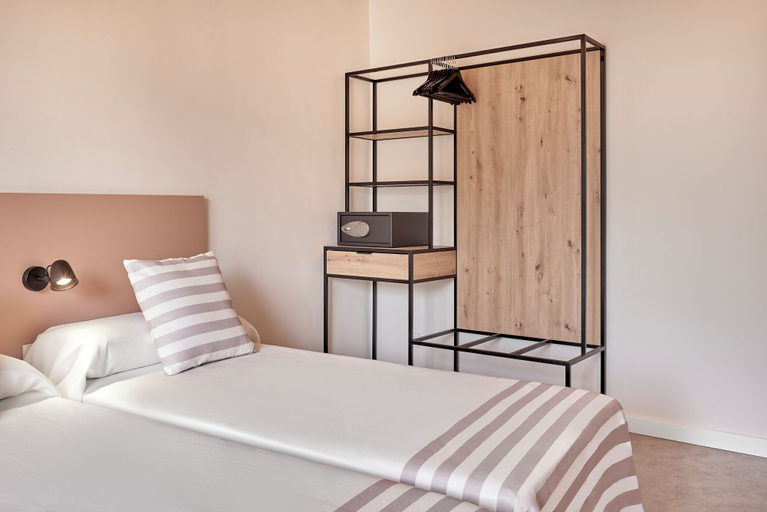 Bedroom 4, tent Lloret de Mar, Girona