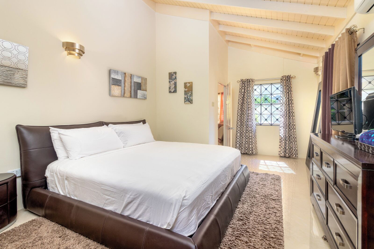 Bedroom 2, 5 Bedroom Haven in Draxhall