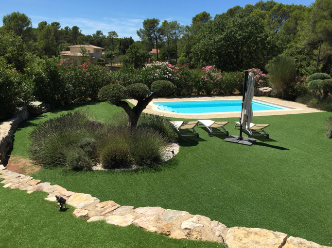Others 5, Villa Sanata, Var