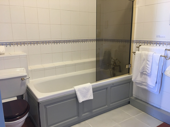 Bathroom 4, Hotel Square, Moray