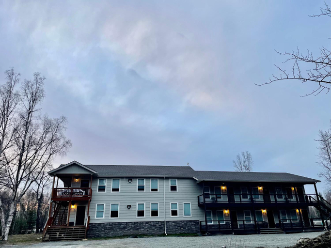 Alaska Lake + Lodge at Longmere, Kenai Peninsula