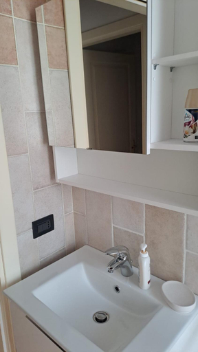 Bathroom 2, Dodo's House, Ferrara