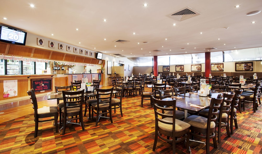 Food & Drinks 4, BALACLAVA HOTEL, Cairns