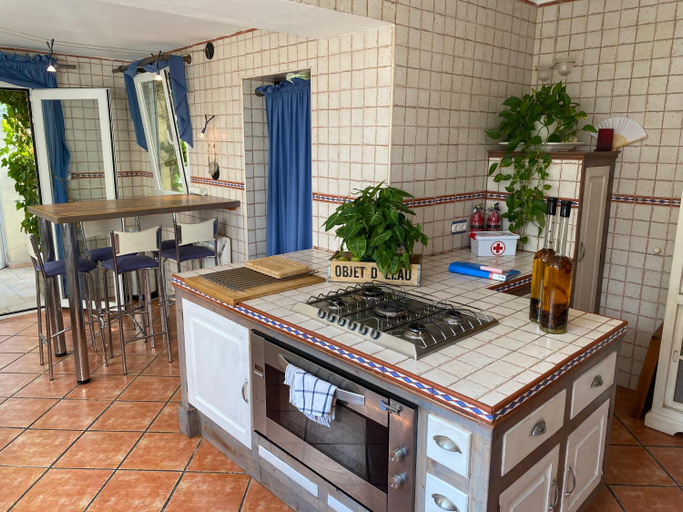 5, Villa Santa Lavinia, Baleares