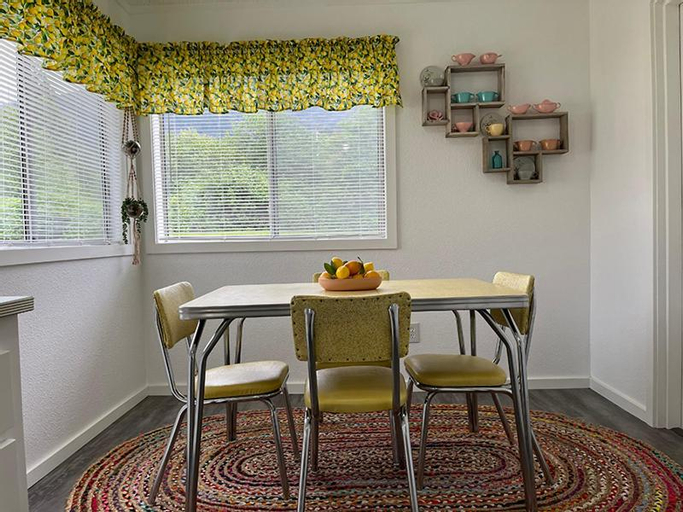 Dining Room 6
