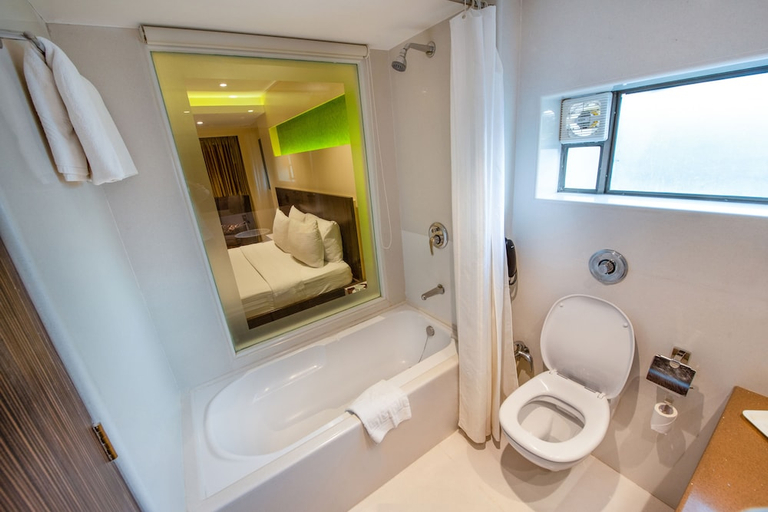 Bathroom 4, Boutique Hotel Bawa Suites, Mumbai Suburban