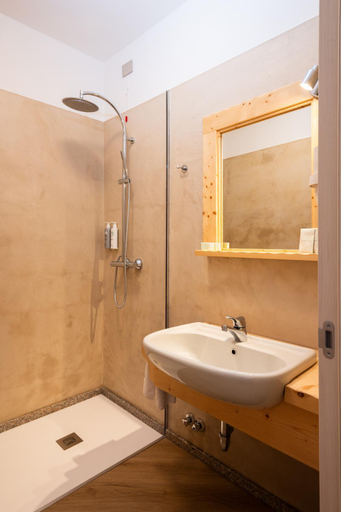 Bathroom 3, Hotel Vezza Alpine Lodge & Spa, Brescia