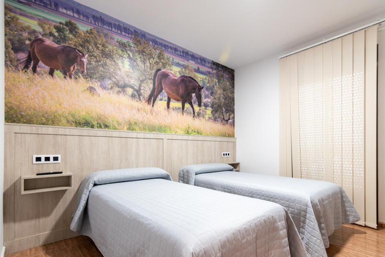 Others 4, Hostal Vinuela, Badajoz