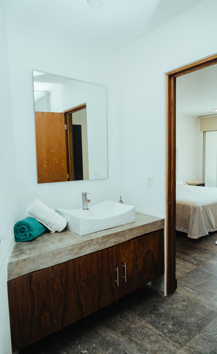 Bathroom 4, Bendito Teques, Puente de Ixtla
