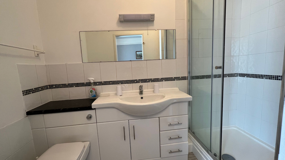 Bathroom 3, The Great Western Hotel, Torbay