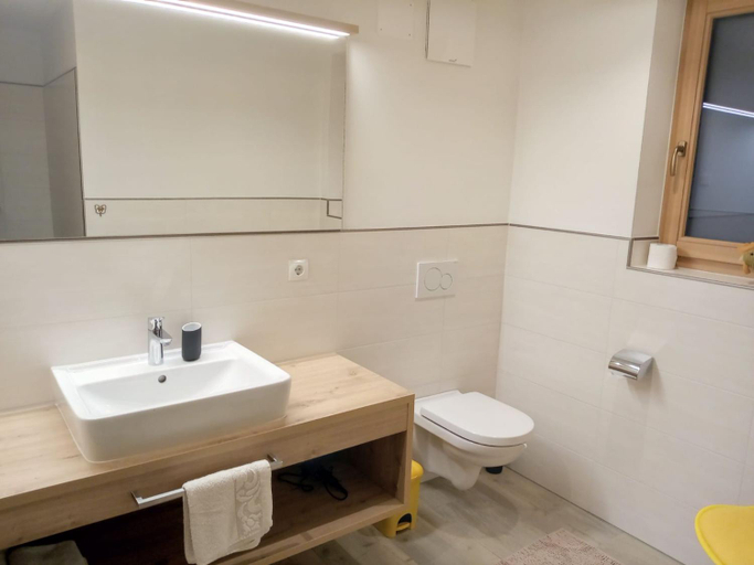 Bathroom 3, Obergereuth Hof 2021, Bolzano