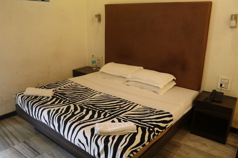 Bedroom 5, HOTEL MILAN INTERNATIONAL, Mumbai Suburban