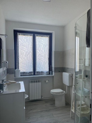 Bathroom 2, B&B FIOR DI CAMPO, Mendrisio