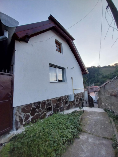 Others 5, Casa Schei, Brasov