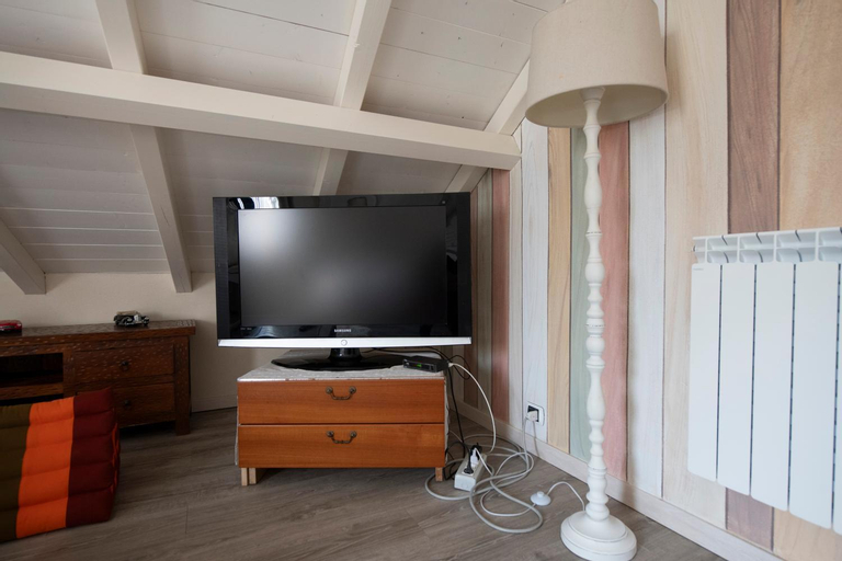 Bedroom 2, 201 - Appartamento in Villa, Giardino e Piscina Privata, Genova